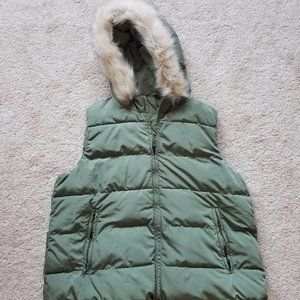 Olive XL Gap Primaloft Hooded Zipper Puffer Vest